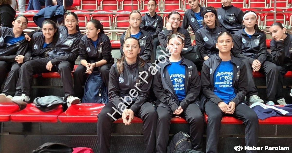 "Yalıkavakspor Gençlerinden Mevlana Turnuvası’nda Farklı Galibiyet" başlıklı haber için fotorealisti