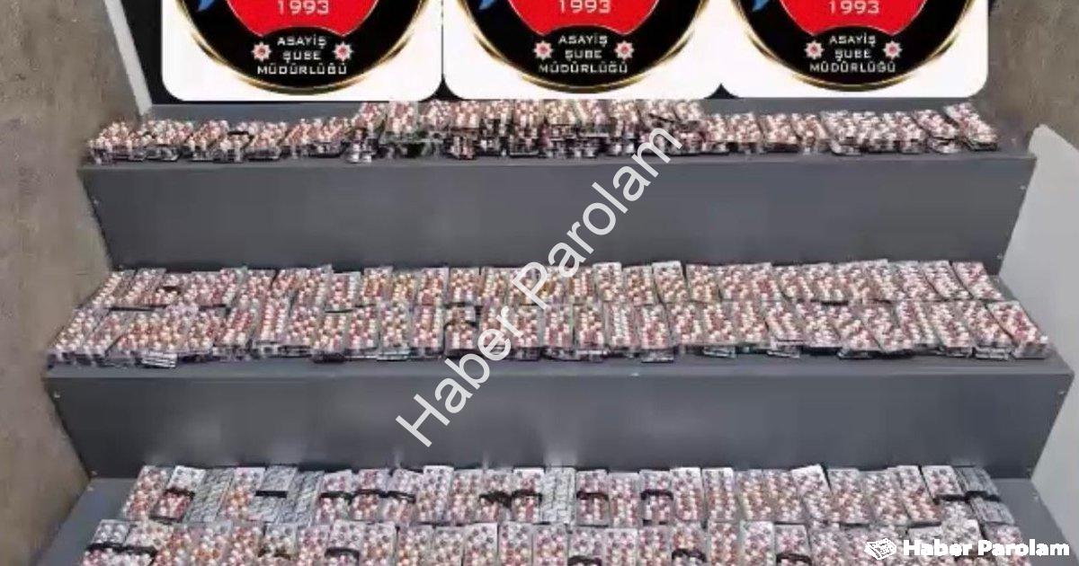 "İzmir’de Motosikletli Polis Timlerinden Suçlulara Ağır Darbe" başlıklı haber için fotorealistik, pr