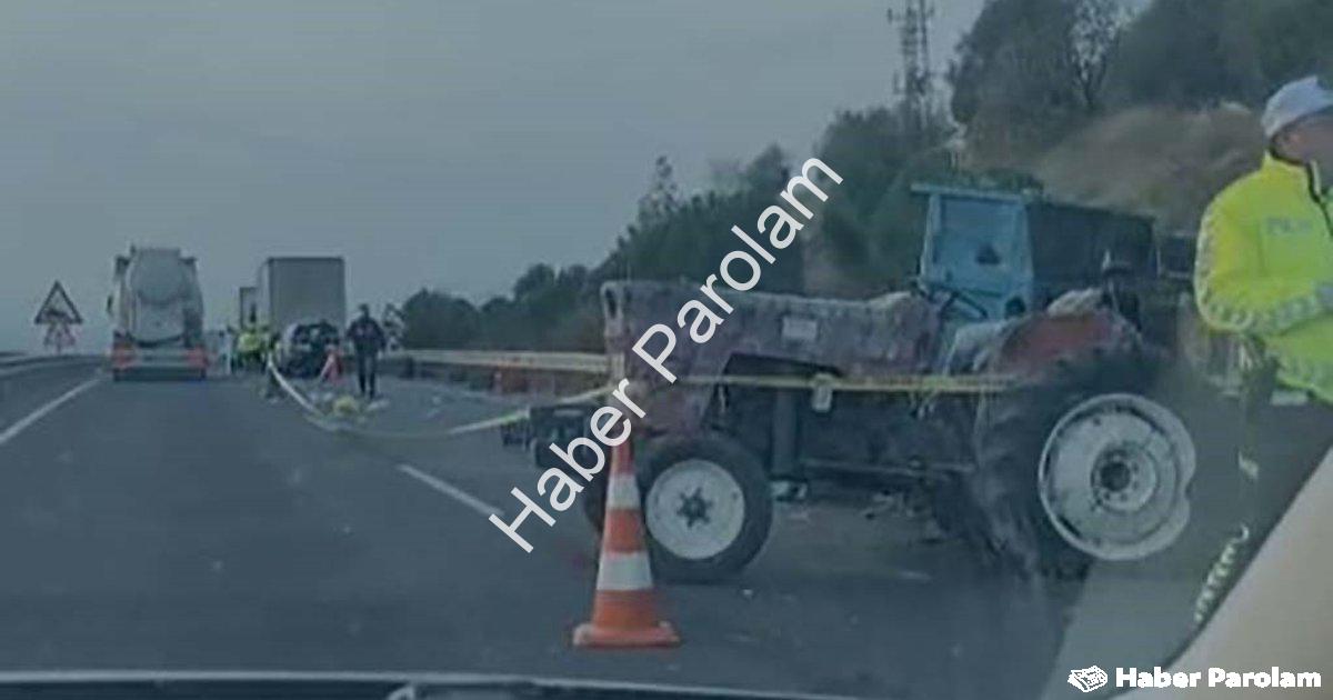 "Akhisar'da Feci Zincirleme Kaza: 1 Can Kaybı, 8 Yaralı" başlıklı haber için fotorealistik, profesyo