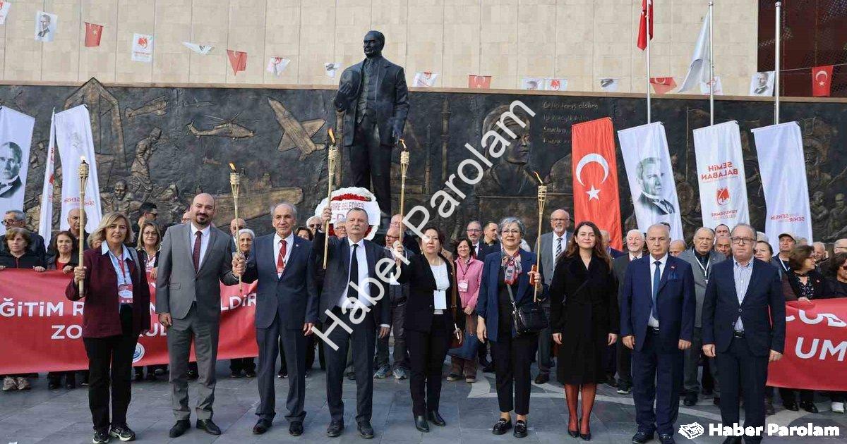 "Manisa'da Eğitim Zirvesi: CHP Yeni Eğitim Manifestosunu Yunusemre'de Açıkladı" başlıklı haber için