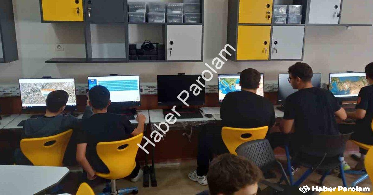 "Söke Anadolu Lisesi'nde Teknoloji Rüzgarı: Yenilikçi Eğitim Sınıfı Hizmete Girdi" başlıklı haber iç