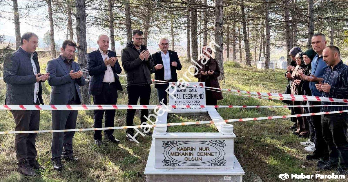 "Hisarcık'ta Duygusal Buluşma: Öğretmenlerden İsmail Değirmenci'ye Vefa" başlıklı haber için fotorea