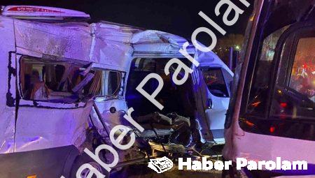 Kemalpaşa’da Gece Dehşeti: İki İşçi Servisi Çarpıştı, 15 Yaralı