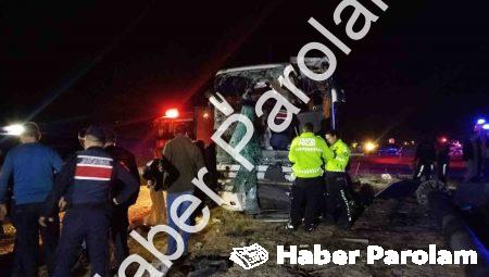 Denizli’de Korkutan Kaza: Minibüsle Otobüs Çarpıştı, 10 Yaralı