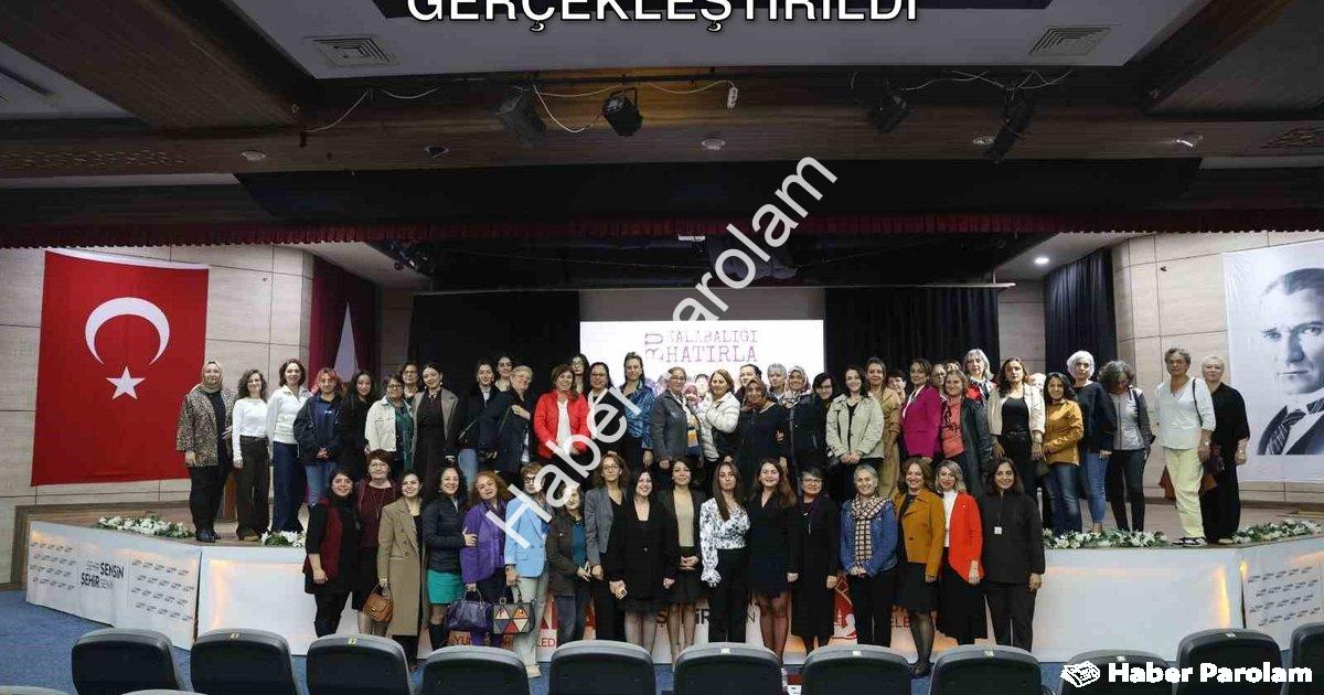 "Belgesel Gösterimi ve Söyleşi Manisa'da Gerçekleştirildi" başlıklı haber için fotorealistik, profes