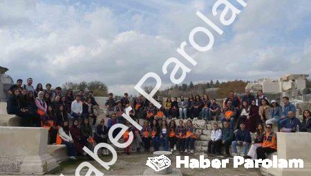 AFAD gönüllüleri Stratonikeia’da tarihle buluştu