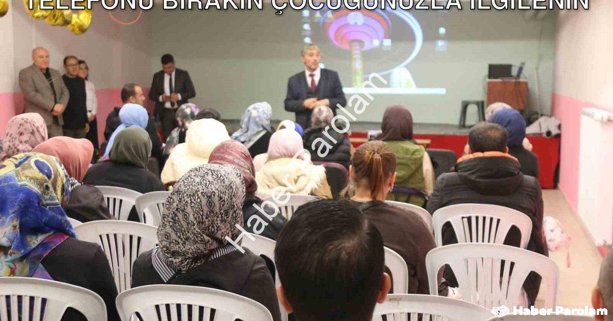 "Müdür Yılmaz'dan Velilere Kritik Uyarı: Telefonu Bırakın Çocuğunuzla İlgilenin" başlıklı haber için