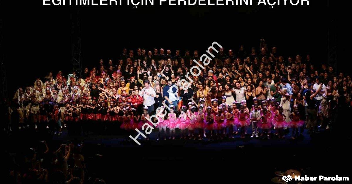 "Folkart Academy 2025-2026 Tiyatro Eğitimleri İçin Perdelerini Açıyor" başlıklı haber için fotoreali