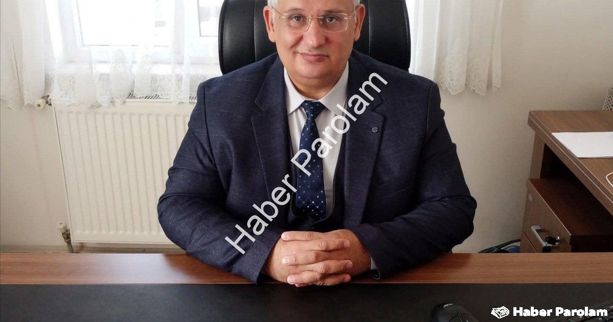 "Şuhut Müftülüğü'nde Bayrak Değişimi: Ahmet Köylü Göreve Başladı" başlıklı haber için fotorealistik,