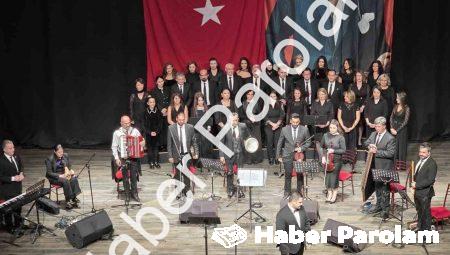 Efeler’de Sanat Rüzgarı: Maarif Korosu İzleyenleri Mest Etti