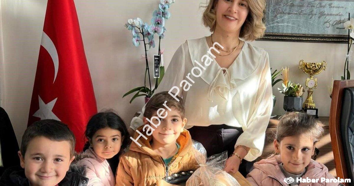 "Altıntaşlı Miniklerden Gönülleri Isıtan Sürpriz: Kendi Elleriyle Yaptılar" başlıklı haber için foto